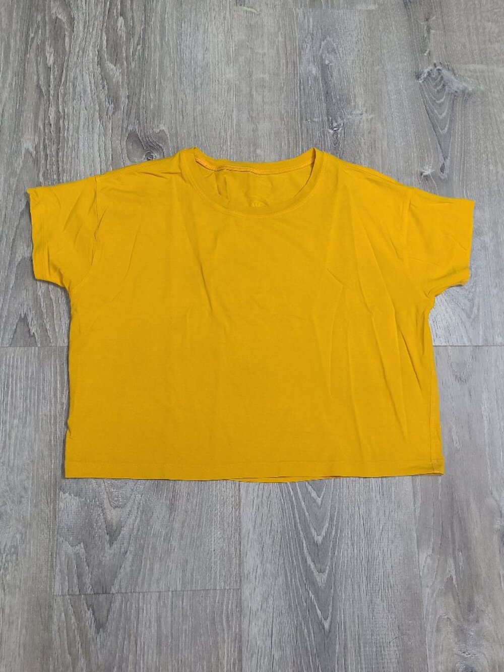 Lululemon Cates Tee Yellow Gold Boxy Short Sleeve Crop Top Shirt - Best for Sz 6